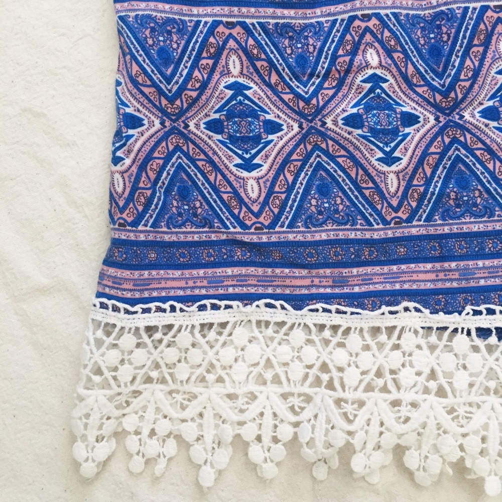 Patterned Romper - Picture 3 of 4